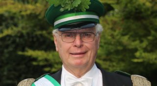 Der starke Mann im Hintergrund: Bekannter Salzkottener wird 75
