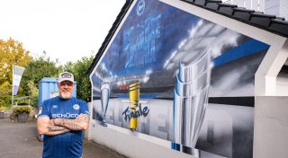 Auf 25 Quadratmetern: Arminia-Fan macht seine Einfahrt zum Denkmal