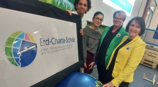 Erd-Charta-Schule, Postgebäude und Black Friday: Kompaktnews aus dem Kreis Höxter