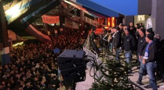 Almauftrieb beim Weihnachtsmarkt an der Bielefelder Schüco-Arena