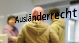 Erfahrungsbericht aus Ausländerbehörde in OWL: Mitarbeiter enthüllt große Probleme