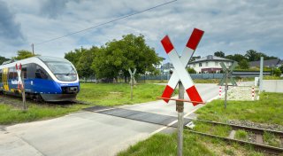 Gefährlicher Bahnübergang in Bielefeld: Bahn will bis 2031 nichts ändern