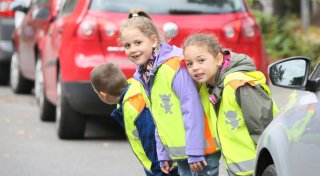 Für Familien in OWL: Mit dem Eltern-Kind-Ticket kostenlos den Schulweg üben