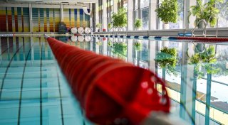 Kind stirbt nach Schwimmunterricht: Lehrerinnen verurteilt