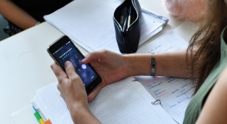 Handyverbot an Schulen? Paderborner Schulleiter suchen nach Lösungen