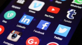 40-Jähriger gibt sich im Internet als Mädchen aus, um an Fotos zu kommen