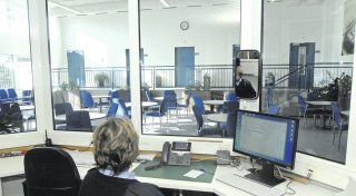 Pensionierte Polizisten sollen in Abschiebegefängnis in Büren helfen