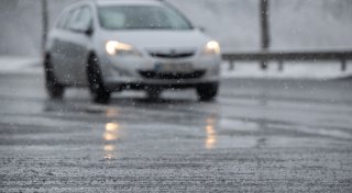Achtung, glatte Straßen in ganz Ostwestfalen-Lippe - Wetterdienst warnt