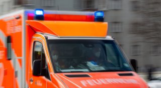 Mann schläft in Müllcontainer - beim Entladen getötet