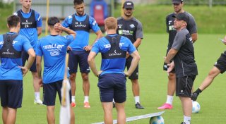 „Das ist doch krass“: Paderborner Trainer wird von eigenem Spieler überrascht