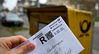 Post verteuert eilige Briefsendungen