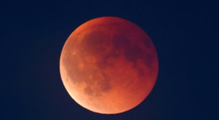 Totale Mondfinsternis über OWL: Die wichtigsten Infos zum spektakulären Blutmond