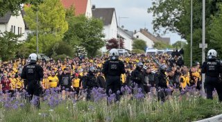 Liveticker zum Nachlesen: Der Fanmarsch der Dresden-Fans in Bielefeld