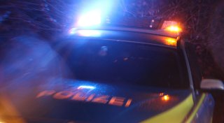 Schwerer Unfall auf der Ringstraße in Minden: Motorradfahrer erfasst Fußgängerin und flüchtet