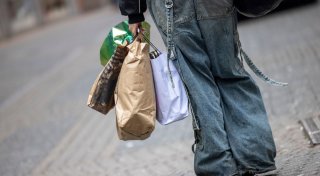 Verbraucher zurückhaltend: Angst vor Jobverlust wächst