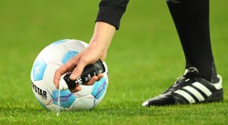 Novum: Spanischer Fußballverein verklagt Schiedsrichter