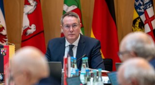 Länder fassen Plan für modernen Staat - Finanzfrage vertagen