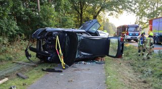 Unfall bei Delbrück: Schleuderndes Auto verfehlt Radfahrer nur knapp