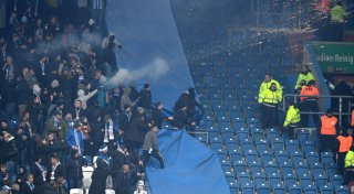 Nach Krawallen: DFB ermittelt gegen Rostock und Dresden