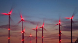 Einige Windräder im Kreis Paderborn blinken trotz Verbots nachts weiter