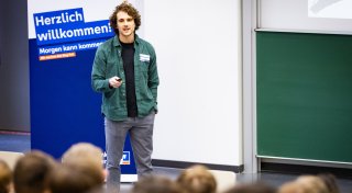 Bielefelder Sportler präsentieren Geschäftsmodell an der Uni - ein Armine ist dabei
