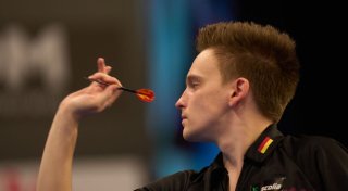 Pietreczko folgt Schindler bei Darts-EM in Runde zwei
