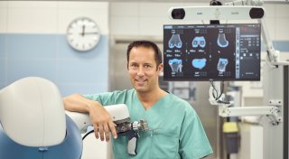 Neuer Helfer im OP: Roboter „Mako“ unterstützt Orthopädie in Salzkottener Krankenhaus