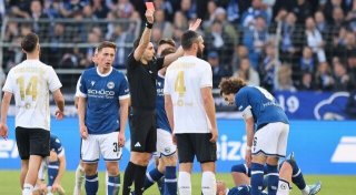 Arminia Bielefelds Trainer Kniat: „Die Rote Karte spielt uns in die Karten“