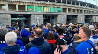 Einlass-Chaos im Olympiastadion: Viele Arminia-Fans verpassen Anpfiff vom Pokalfinale