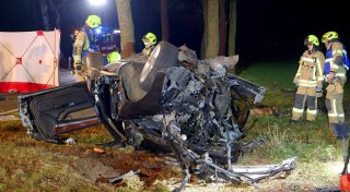 Tödlicher Verkehrsunfall im Kreis Paderborn: Zwei Verletzte schweben weiterhin in Lebensgefahr