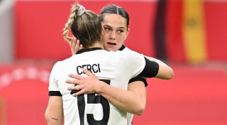 Heimspiel für Diego-Fan Giovanna Hoffmann