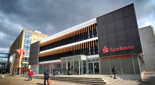 Sparkasse im Kreis Gütersloh erhöht Preise: Das kommt jetzt auf Kunden zu