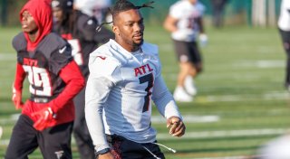 NFL kommt «nach Hause» mit Bus-Kolonne, Pitbull und Chips