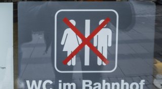 „Habe mich so geschämt“: Rollstuhlfahrer gerät am Bielefelder Hauptbahnhof in Notlage