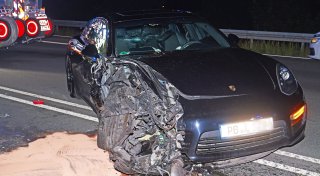 Frontalunfall auf der B1 bei Paderborn: Drohnensuche nach vermisstem „Phantomfahrer“