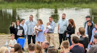 Besondere Location: Gemeinde feiert großes Tauffest an der Weser bei Höxter