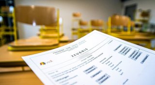 Halbjahreszeugnisse in OWL: Das sind die Termine für 2025, 2026 & Co.
