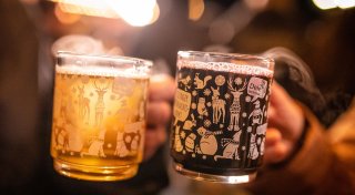 Nasse Haare, wärmender Glühwein: Wintermythen im Faktencheck