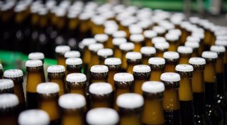 Hersteller erhöhen Getränkepreise - auch Oetkers Brauereisparte Radeberger