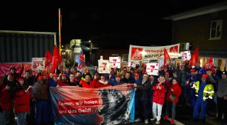 Tarifstreit der Metaller: So lief der Warnstreikauftakt bei Gestamp in Bielefeld