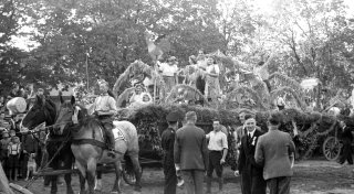 Vor 75 Jahren: Bei der ersten Warburger Oktoberwoche gab es einen Massenansturm