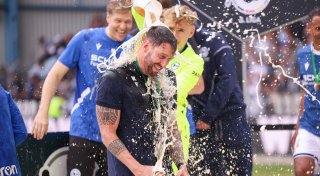 „Perfekte Meisterschaft“: Arminia-Coach mit „Kniat raus“-Rufen gefeiert