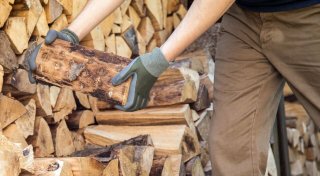 Holz und Heizöl: Verbraucherschützer warnen vor Fake-Shops