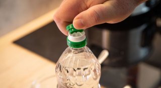 Praktische Dosierhilfe für Öl- oder Essigflasche