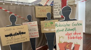 TH OWL stellt Lehre ein: Studierende protestieren in Höxter gegen Campus-Schließung