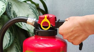 Feuerlöscher für zu Hause: Was beim Kauf und Einsatz zählt