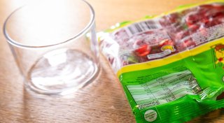 Fruchtgummi-Tüte dank Trick clever öffnen und verschließen?
