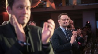 AfD-Debatte: Klingbeil sieht CDU-internes Foul gegen Merz