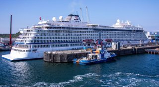 Erstes Kreuzfahrtschiff der Saison meidet Santorini