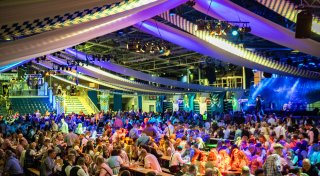 Mit vielen Fotos: Große Oktoberfest-Sause in Bielefelds Seidenstickerhalle